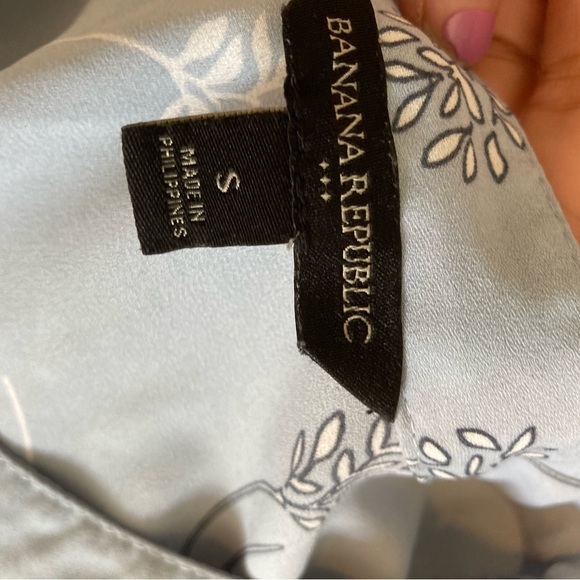 Banana Republic Light Blue Floral Blouse - Picture 2 of 3